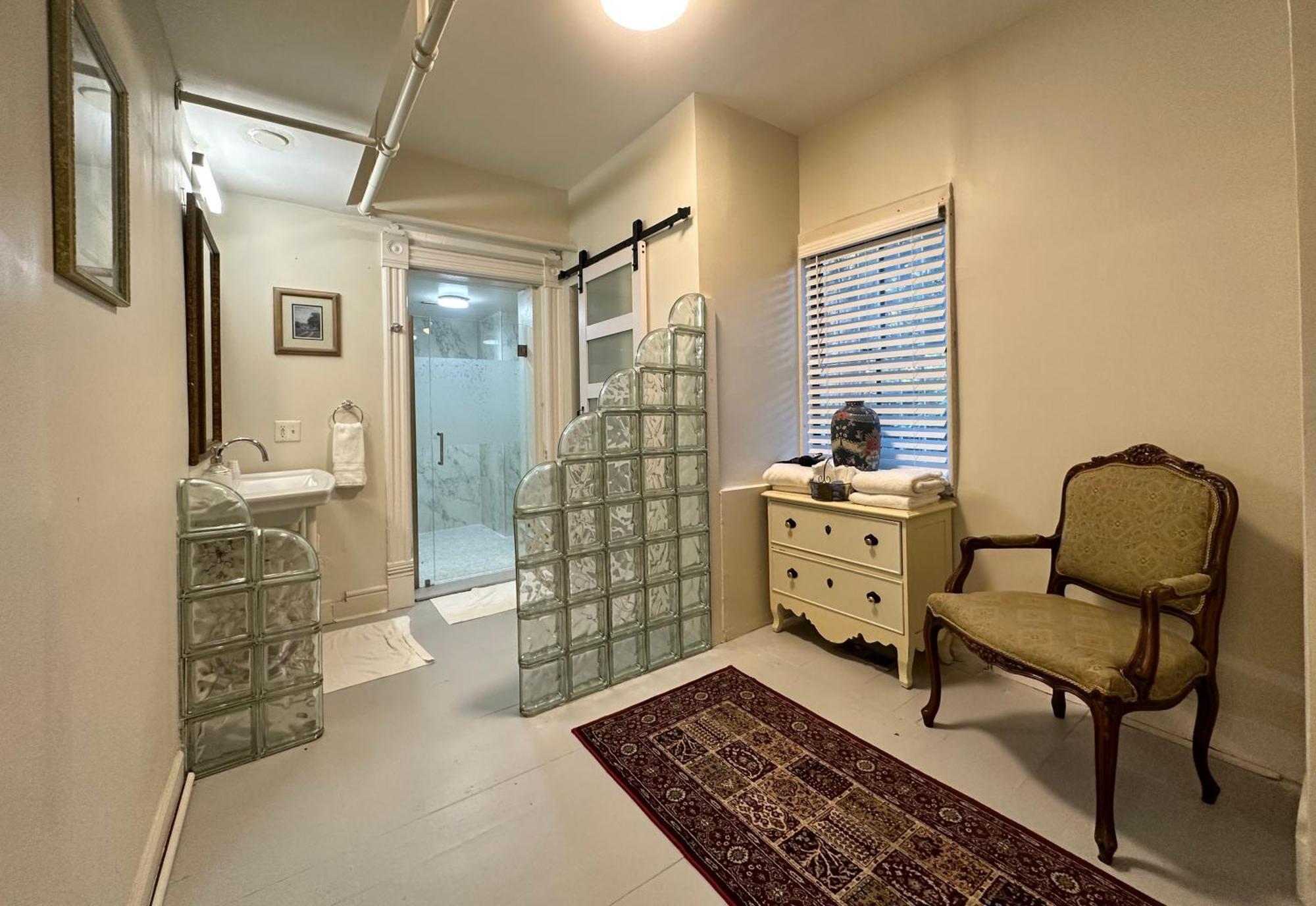 Bed & Breakfast Amethyst Garden